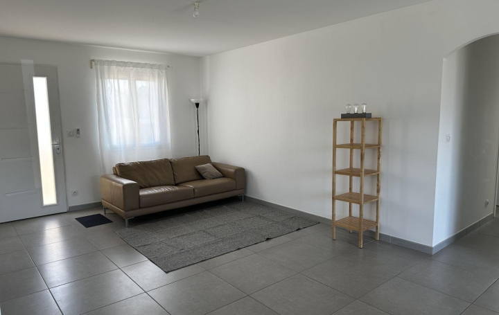  Annonces CARPENTRAS House | SORGUES (84700) | 89 m2 | 1 105 € 