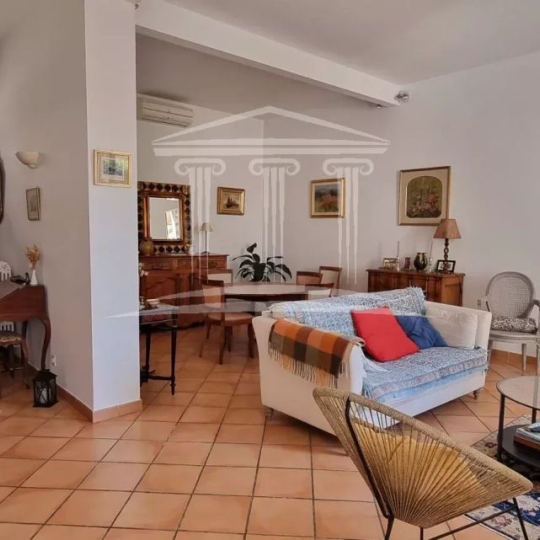  Annonces CARPENTRAS : Maison / Villa | SORGUES (84700) | 185 m2 | 550 000 &euro; 