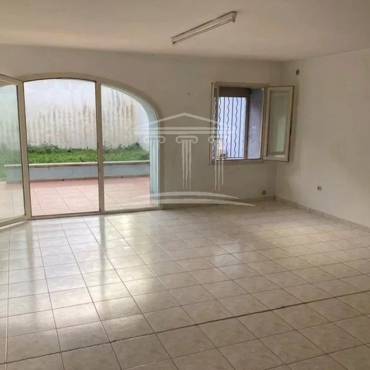  Annonces CARPENTRAS : Immeuble | SORGUES (84700) | 209 m2 | 315 000 &euro; 