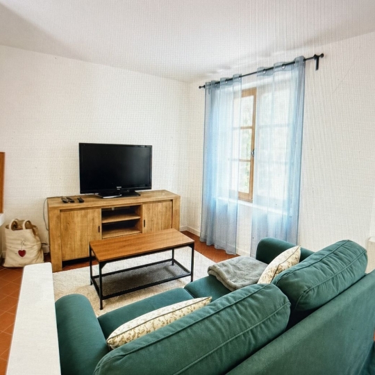  Annonces CARPENTRAS : Appartement | GIGONDAS (84190) | 70 m2 | 650 &euro; 