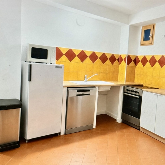  Annonces CARPENTRAS : Appartement | GIGONDAS (84190) | 70 m2 | 650 &euro; 