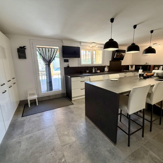 Annonces CARPENTRAS : Maison / Villa | VACQUEYRAS (84190) | 280 m2 | 930 000 &euro; 