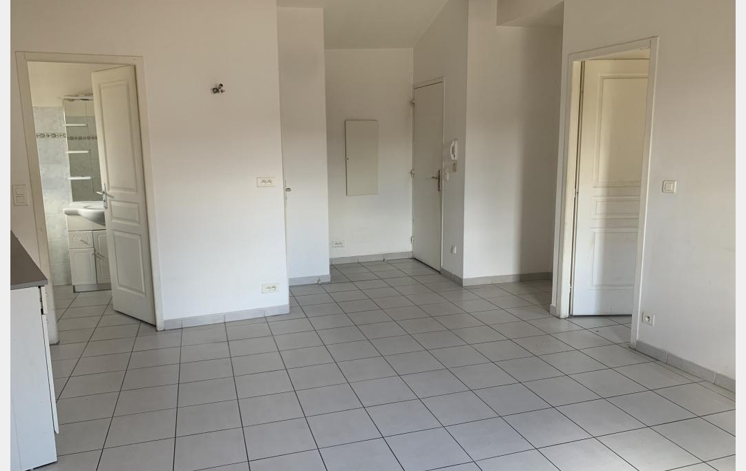 Annonces CARPENTRAS : Appartement | SORGUES (84700) | 38 m2 | 527 &euro; 