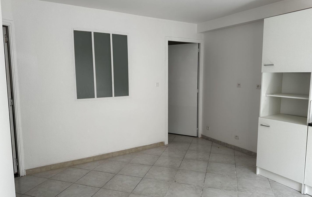 Annonces CARPENTRAS : Apartment | SORGUES (84700) | 26 m2 | 360 &euro; 