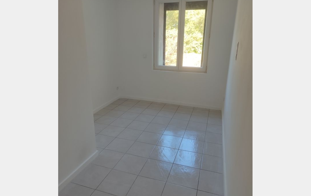 Annonces CARPENTRAS : Appartement | SORGUES (84700) | 45 m2 | 546 &euro; 