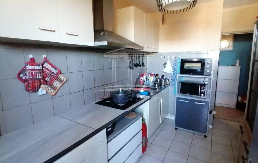 Annonces CARPENTRAS : Appartement | SORGUES (84700) | 72 m2 | 76 000 &euro; 