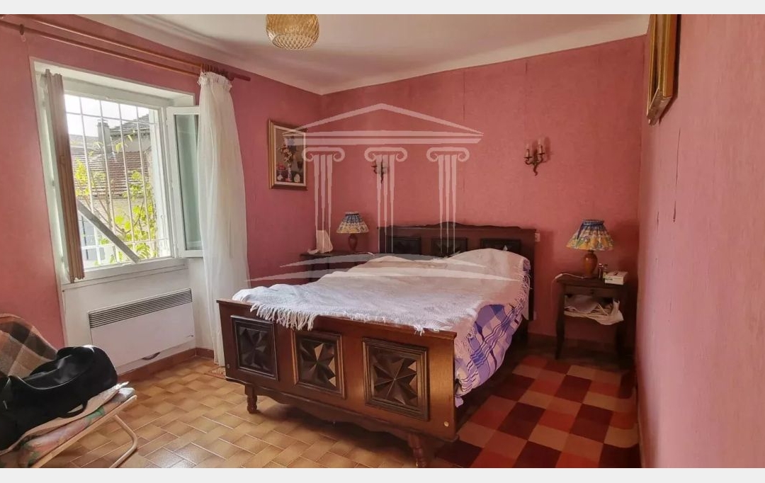 Annonces CARPENTRAS : Immeuble | SORGUES (84700) | 238 m2 | 199 000 &euro; 