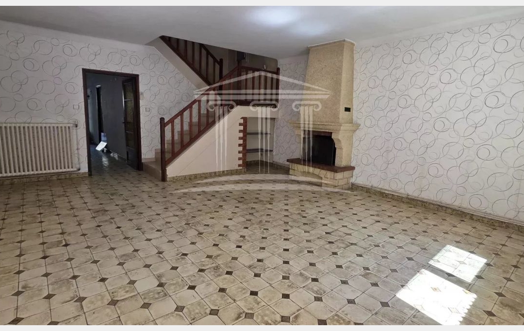 Annonces CARPENTRAS : Immeuble | SORGUES (84700) | 209 m2 | 315 000 &euro; 