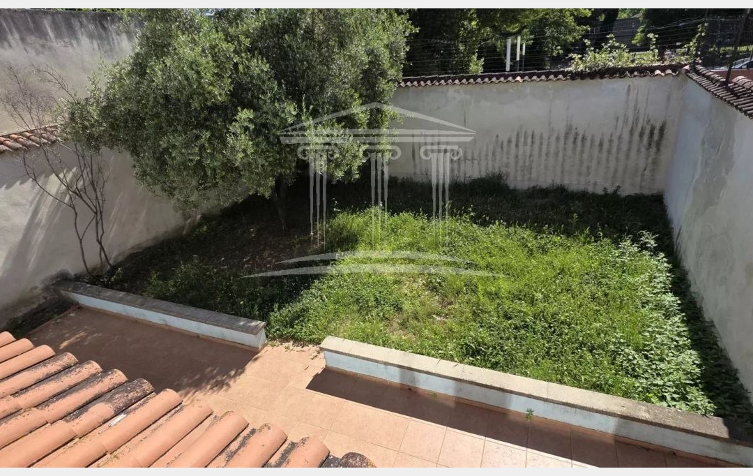Annonces CARPENTRAS : Immeuble | SORGUES (84700) | 209 m2 | 315 000 &euro; 