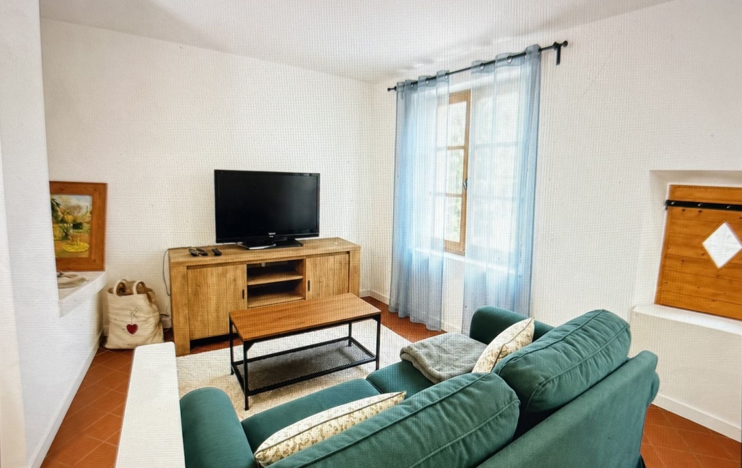 Annonces CARPENTRAS : Appartement | GIGONDAS (84190) | 70 m2 | 650 &euro; 