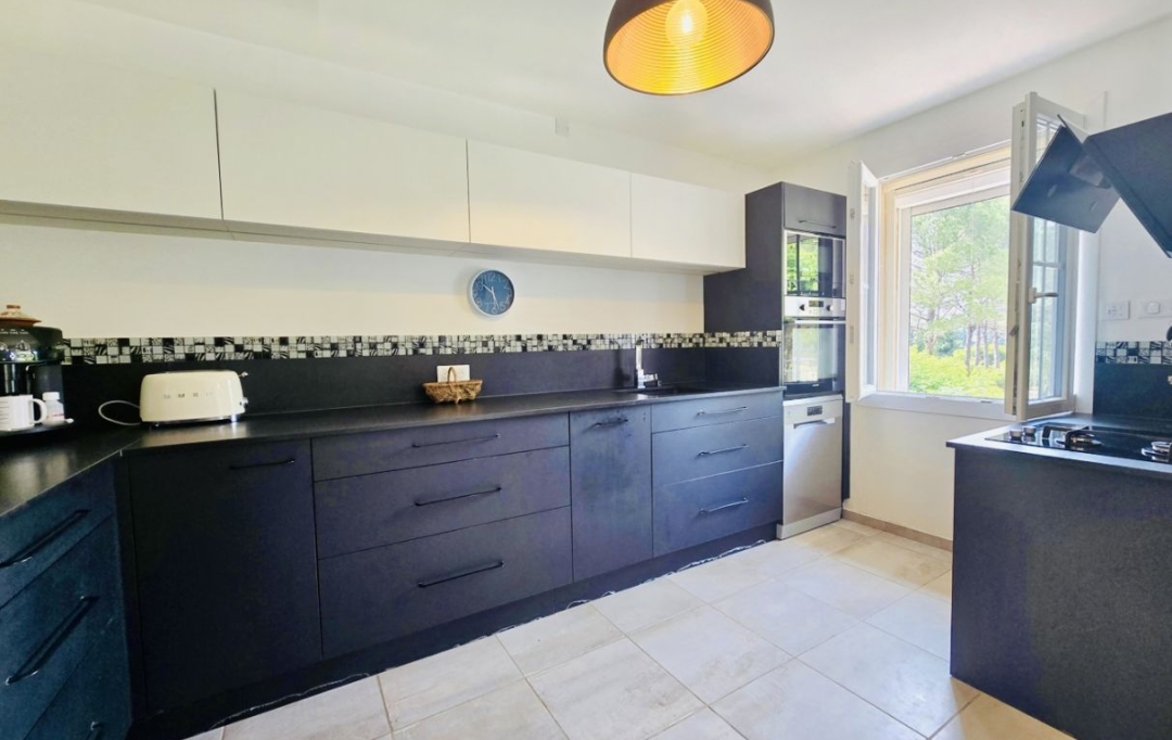 Annonces CARPENTRAS : Maison / Villa | VACQUEYRAS (84190) | 217 m2 | 660 000 &euro; 