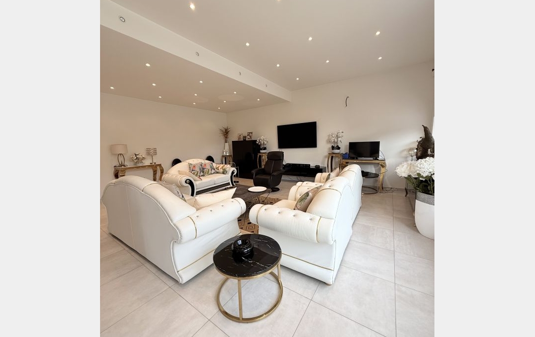 Annonces CARPENTRAS : Maison / Villa | JONQUIERES (84150) | 450 m2 | 850 000 &euro; 