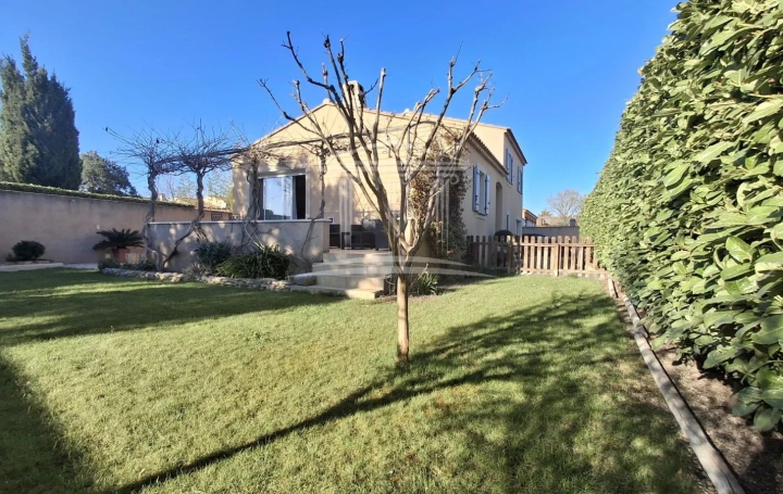 Maison   SORGUES  146 m2 345 000 € 